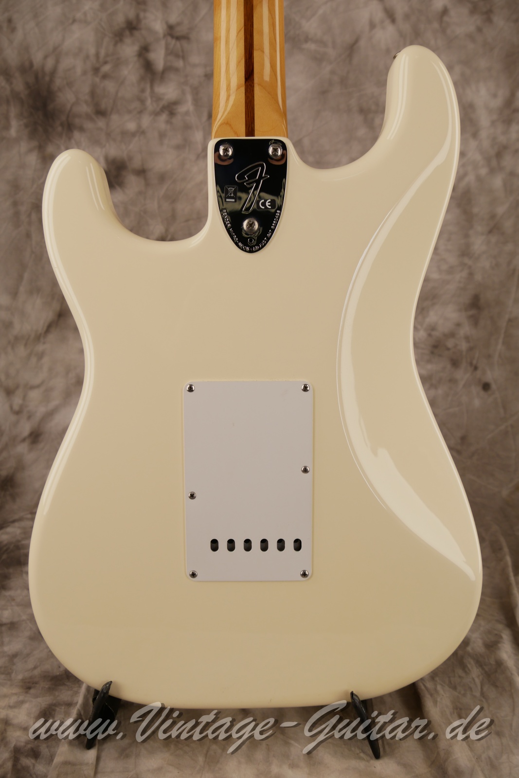 img/vintage/6174/fender_stratocaster_ritchieblackmore_mexico_2009_olympic white-008.JPG